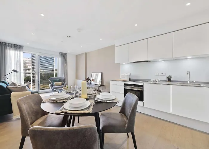 Wonderful Luxury 2Br Oasis In Enctre London