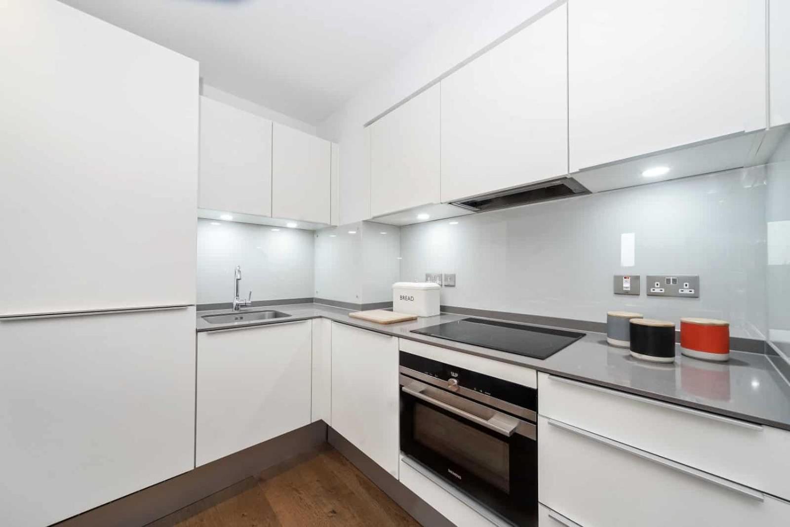 Wonderful Luxury 2br Oasis In Enctre * Londra