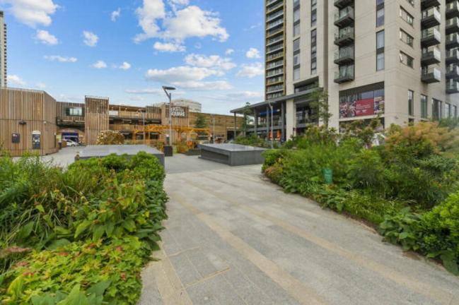 Wonderful Luxury 2br Oasis In Enctre Apartment